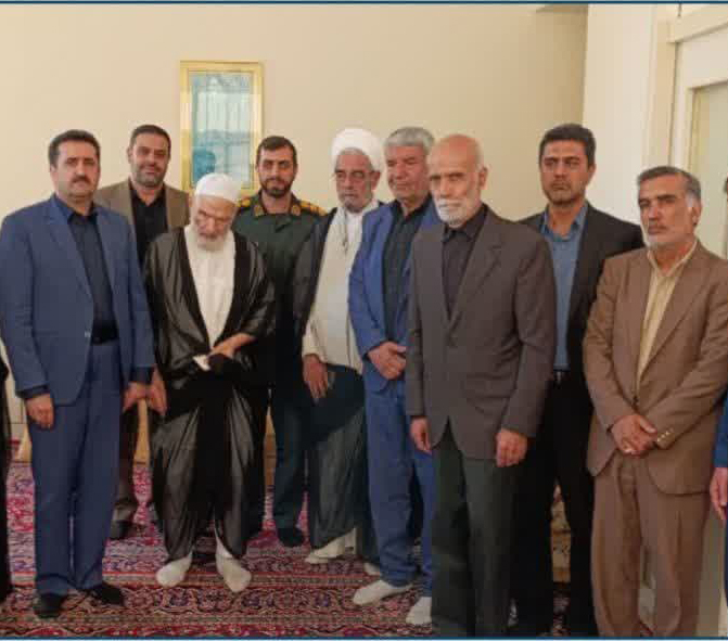 دیدار-سرپرست-شهرداری-شهرضا-و-اعضای-شورای-اسلامی-شهر-با-حضرت-آیت-الله-حاج-شیخ-قدرت-الله-نجفی