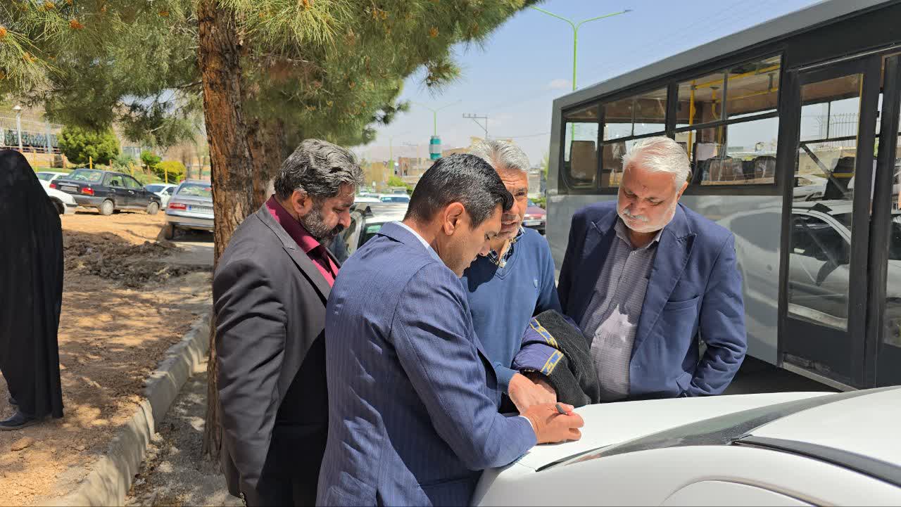 بررسی میدانی روند اصلاح هندسی خیابان شهید صحفی با حضور شهردار و پلیس راهور