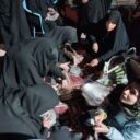 برپایی میز «بچه‌های انقلاب» به همت شهرداری در حاشیه سی و دومین شب تجمع مردم شهرضا