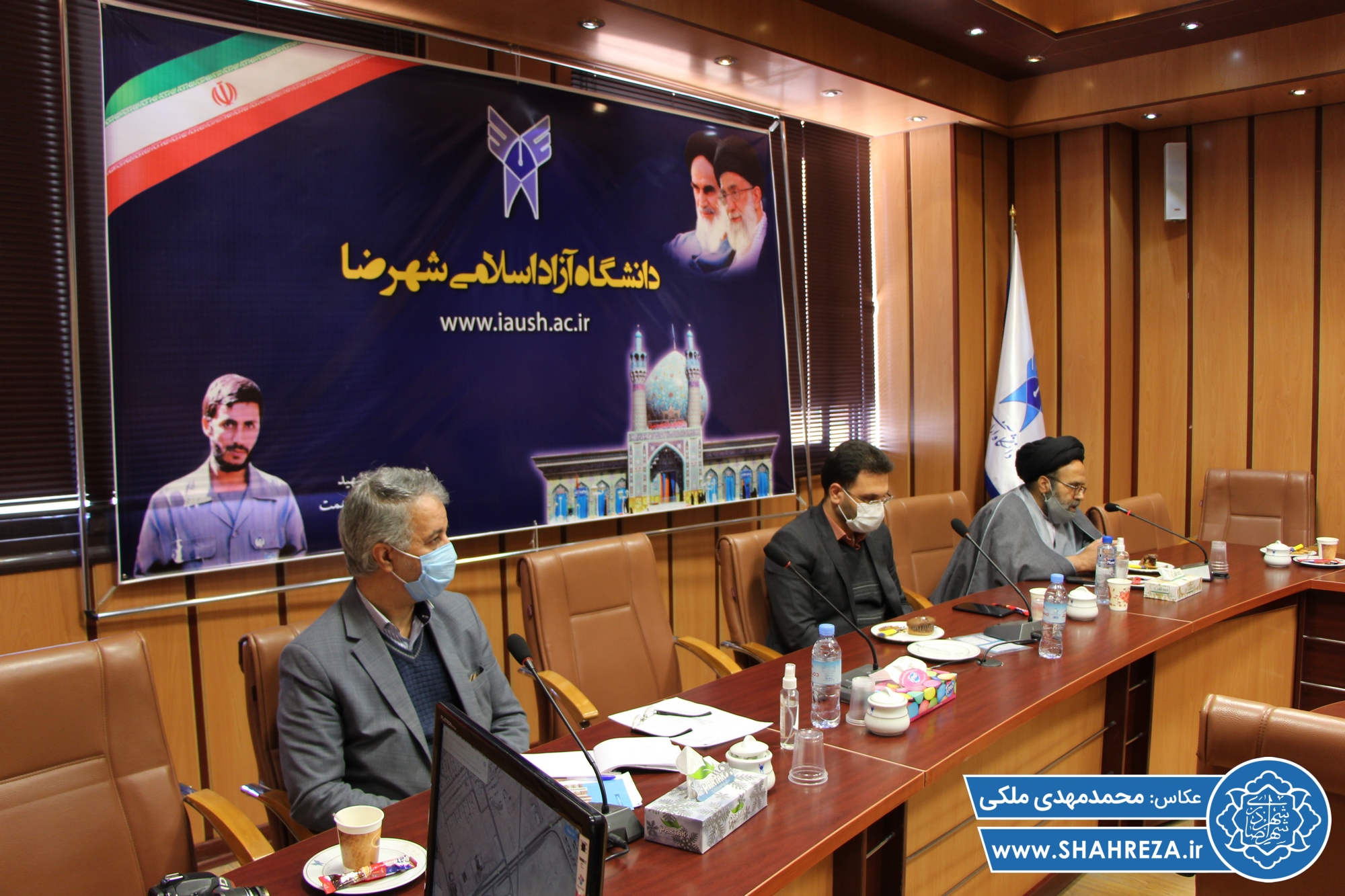 برگزاری جلسه ای با رییس بنیاد مسکن استان اصفهان در دانشگاه آزاد با حضور شهردار شهرضا