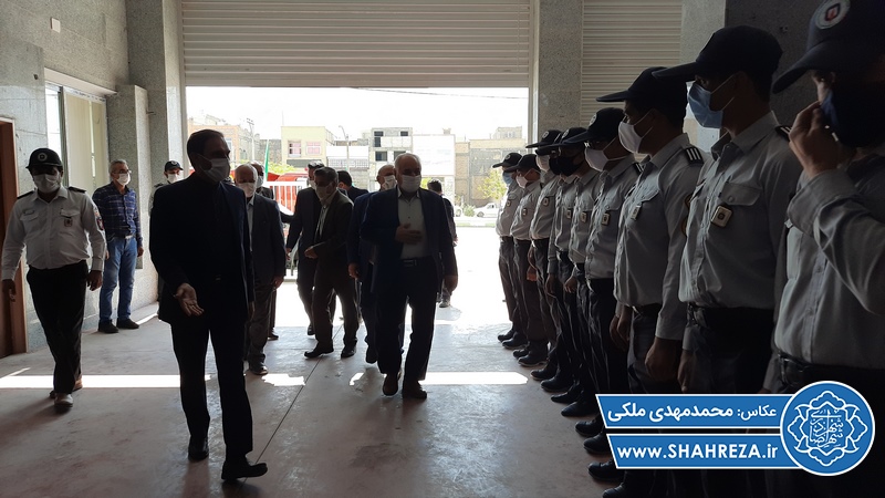 تجلیل از آتش نشانان توسط شهردار و شورای شهر شهرضا
