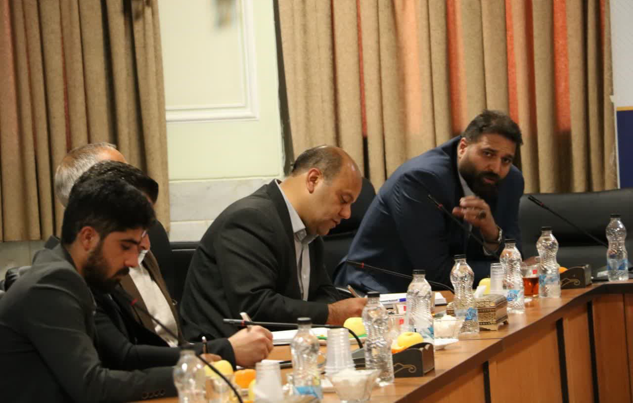 جلسه هم انديشي شهرداران و روسای شوراهاي اسلامی شهرهای جنوب استان