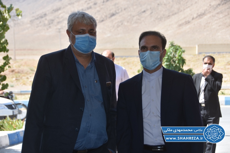 دیدار شهردار شهرضا با شهردار دهاقان و بازدید از مسجد بزرگ دهاقان
