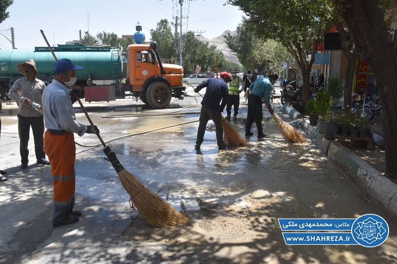 شست و شوی خیابان ولیعصر شرقی برای رفاه حال شهروندان