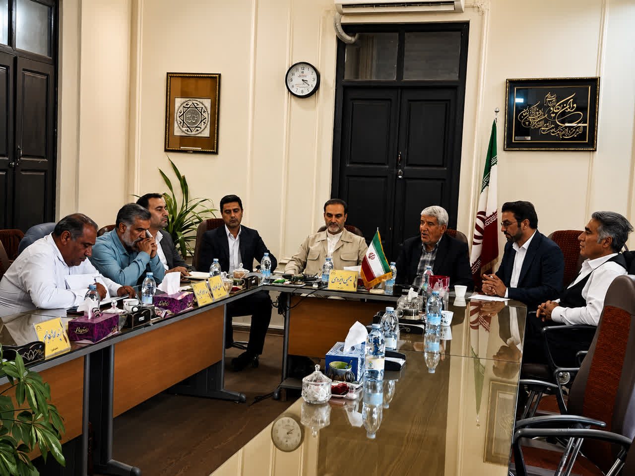 بررسی مسائل و مطالبات مدیریت شهری شهرضا در نشست با دکتر قاسمی نماینده مردم در مجلس (1)