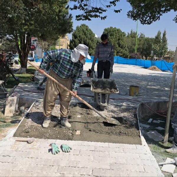 تداوم اقدامات عمرانی در میدان حر با اجرای سنگ‌فرش