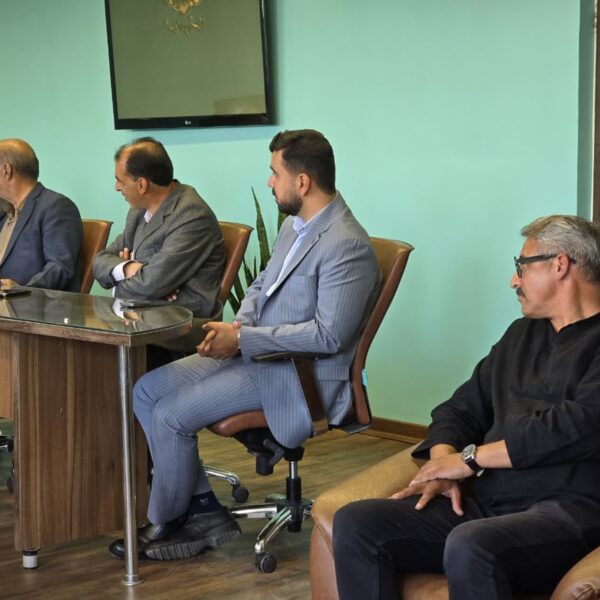 دیدار جمعی از بازنشستگان شهرداری شهرضا با شهردار و تبریک کسب عنوان شهرداری برتر استان
