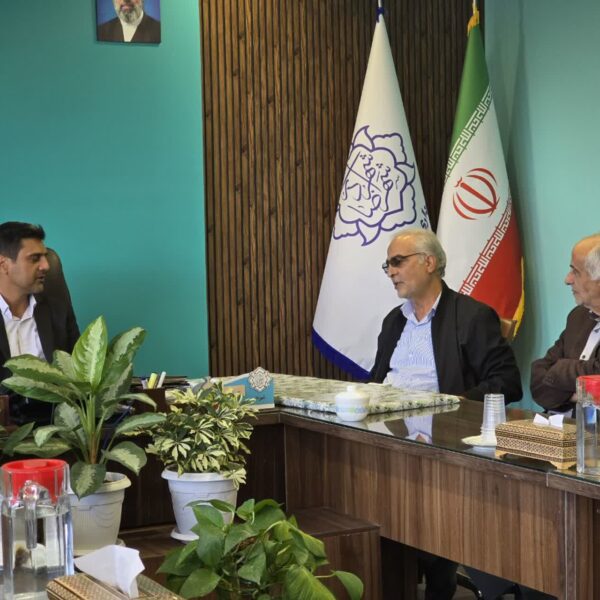 دیدار جمعی از بازنشستگان شهرداری شهرضا با شهردار و تبریک کسب عنوان شهرداری برتر استان