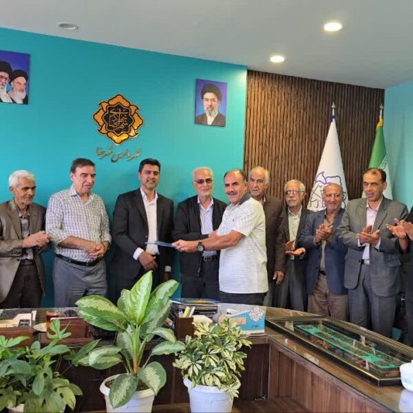 دیدار جمعی از بازنشستگان شهرداری شهرضا با شهردار و تبریک کسب عنوان شهرداری برتر استان
